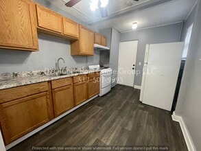 1621 Roselawn Ave in Lansing, MI - Building Photo - Building Photo