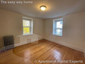 9 Moore St in Somerville, MA - Building Photo - Building Photo