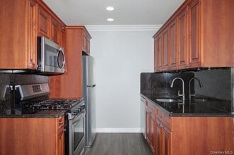 1750 W Main St in Riverhead, NY - Building Photo - Building Photo