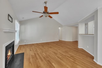 106 London Plain Ct in Cary, NC - Foto de edificio - Building Photo