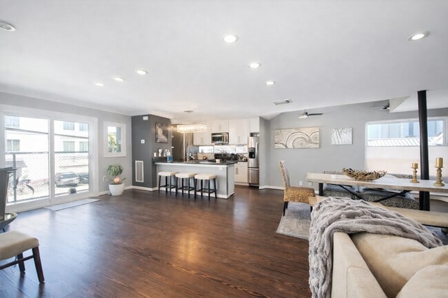 property at 913 Saulnier St