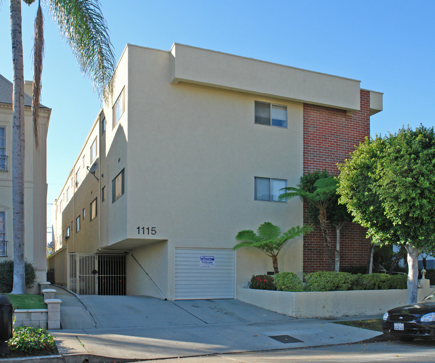 1115 S Wooster St in Los Angeles, CA - Foto de edificio