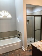 1517 River Run Dr in Denham Springs, LA - Foto de edificio - Building Photo