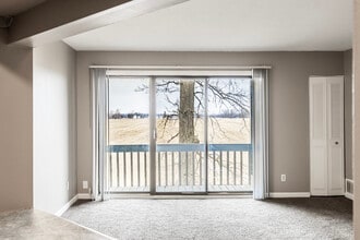 Milan Pines in Milan, MI - Foto de edificio - Interior Photo