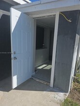 528 NW 10th St in Florida City, FL - Building Photo - Building Photo