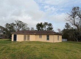 9210 Tacquard Dr, Unit 19132 in Hitchcock, TX - Building Photo