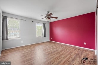 365 Aldeberan Dr in Washington Township, NJ - Foto de edificio - Building Photo