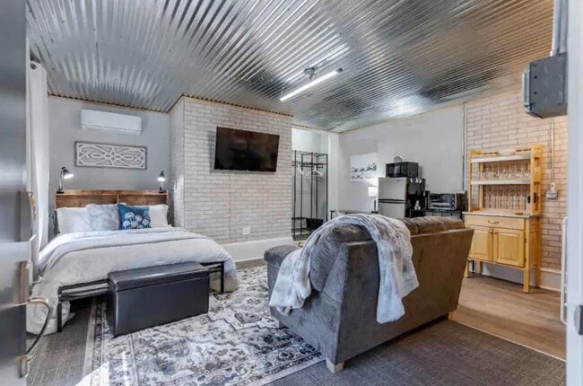 property at 404 N Washington St