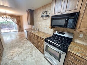 415 Roman Tree Ct in Las Vegas, NV - Building Photo - Building Photo
