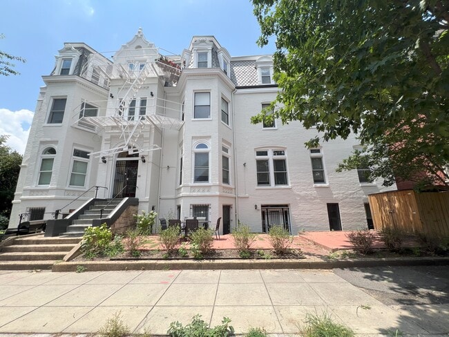 property at 1700 15th St NW