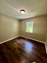 37 Anderson Rd in Ringgold, GA - Foto de edificio - Building Photo