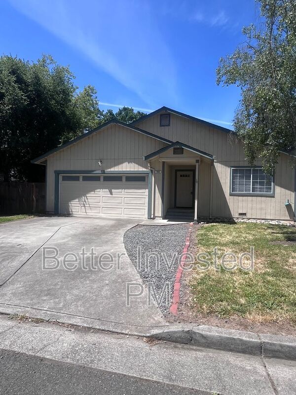 property at 956 Kenmore Ln