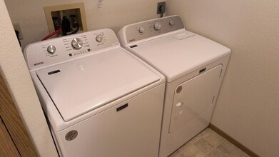 36 Jefferson Ave E in Gaylord, MN - Foto de edificio - Building Photo