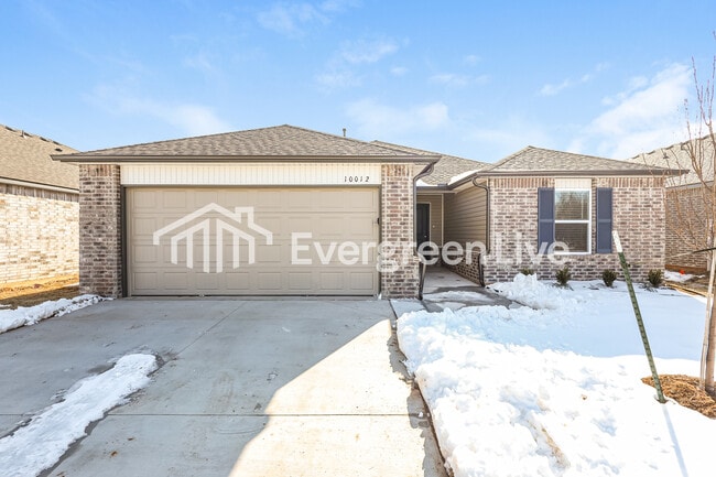 property at 10012 SW 38th St