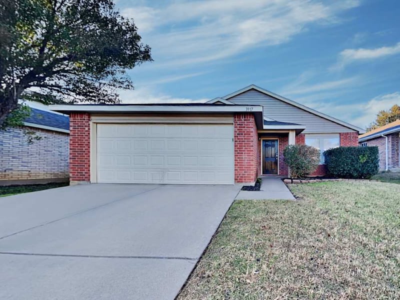 3912 Fox Run Dr in Fort Worth, TX - Building Photo