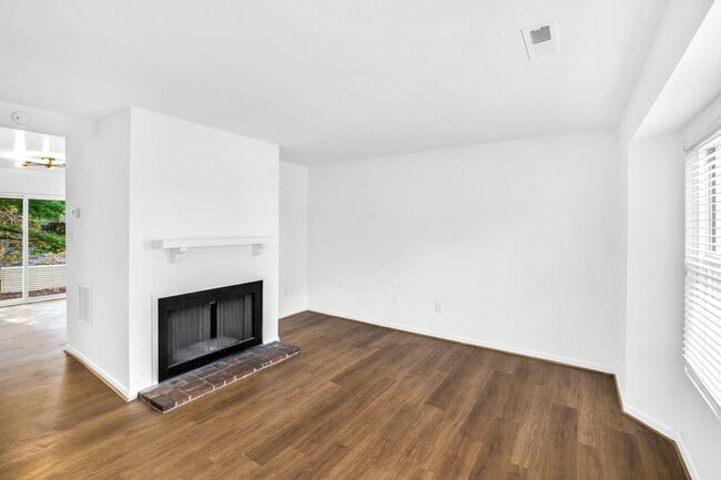 2702 Gatewood Cir in Charlottesville, VA - Building Photo - Building Photo