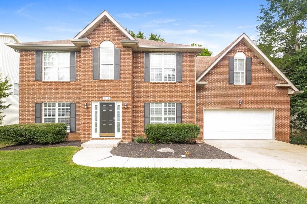 1114 Poplar Hollow Dr in La Vergne, TN - Building Photo
