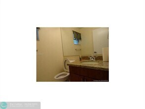 710 NW 207th Ave in Pembroke Pines, FL - Building Photo - Building Photo