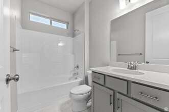 6811 N Desert Crk in Eagle Mountain, UT - Building Photo - Building Photo
