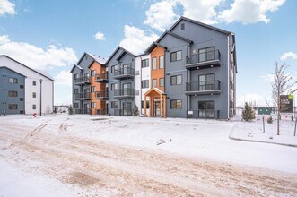 Urban Flats in Fort Saskatchewan, AB - Building Photo - Building Photo