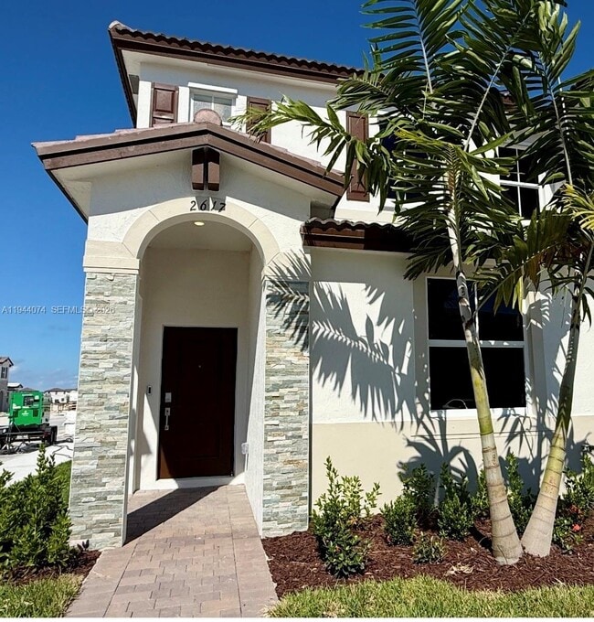 property at 2617 SE 27th Dr