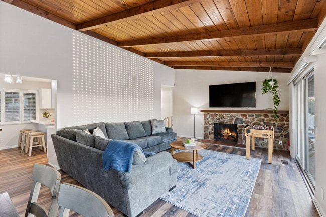 321 W Kalmia St in Fallbrook, CA - Building Photo - Building Photo