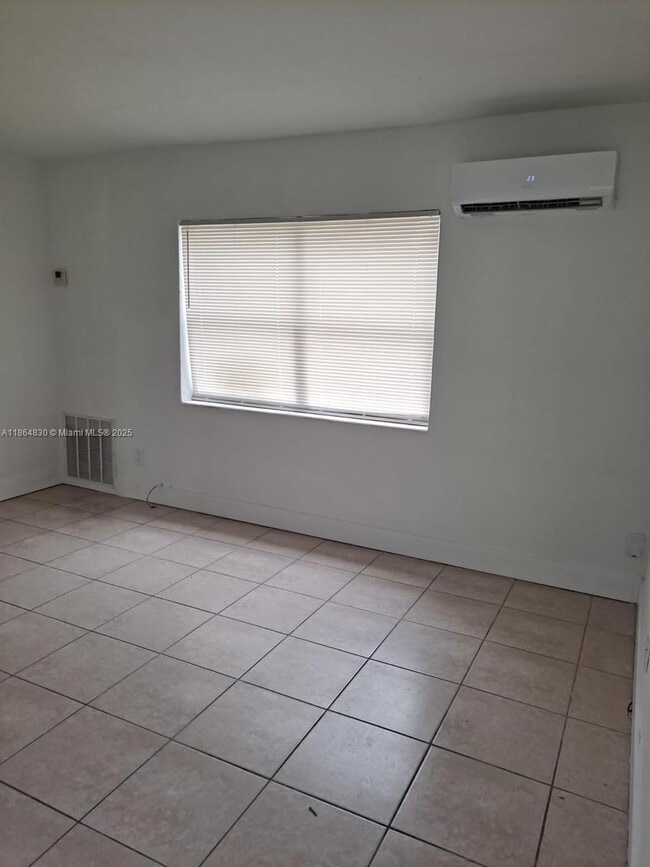 6416 SW 19th St in Miramar, FL - Building Photo - Building Photo