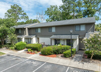 Village Green in Jacksonville, FL - Foto de edificio - Building Photo