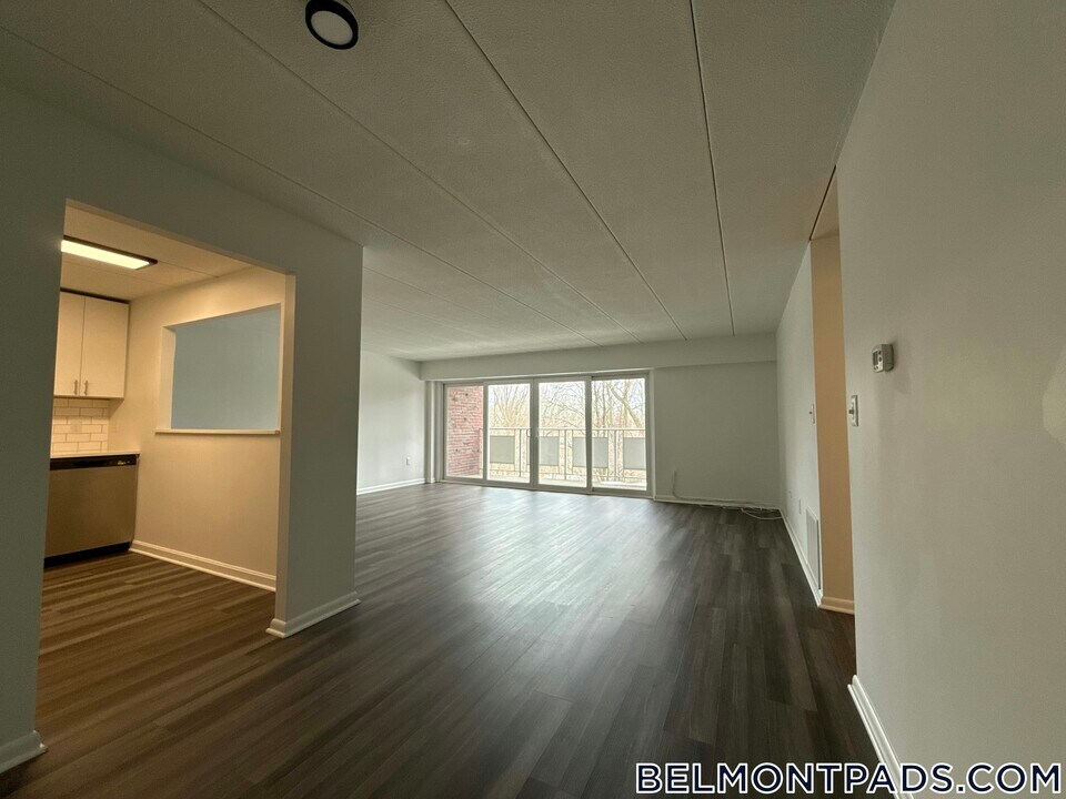 55 Hill Rd, Unit 304 in Belmont, MA - Building Photo