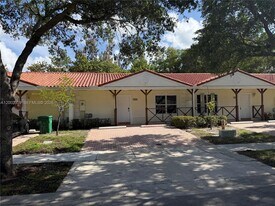 7608 NW 38th Ct in Hollywood, FL - Building Photo