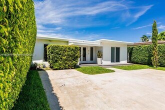 575 W 50th St in Miami Beach, FL - Building Photo - Building Photo