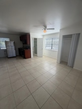820 S L St, Unit Back Upper in Lake Worth Beach, FL - Foto de edificio - Building Photo
