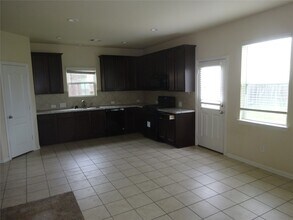 1402 Green Highland Dr in Spring, TX - Building Photo - Building Photo