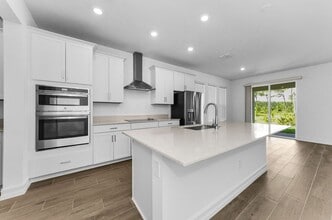 18452 Serene Lk Lp in Lutz, FL - Building Photo - Building Photo