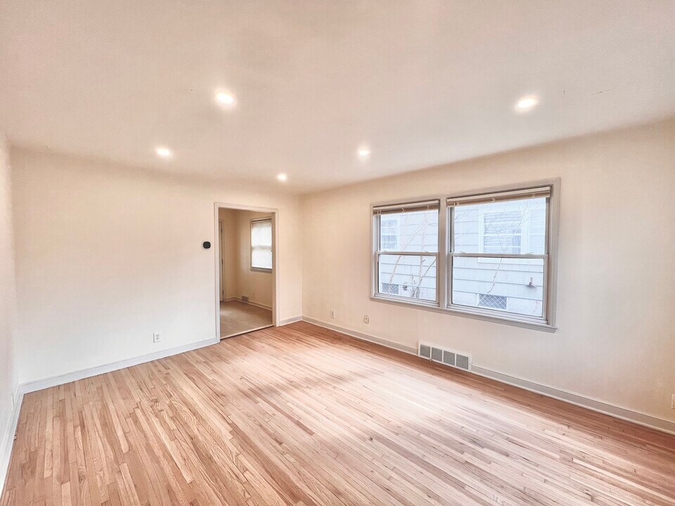 4011 Garfield Ave in Minneapolis, MN - Building Photo