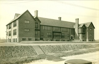 Hawthorne Apartments in University City, MO - Building Photo