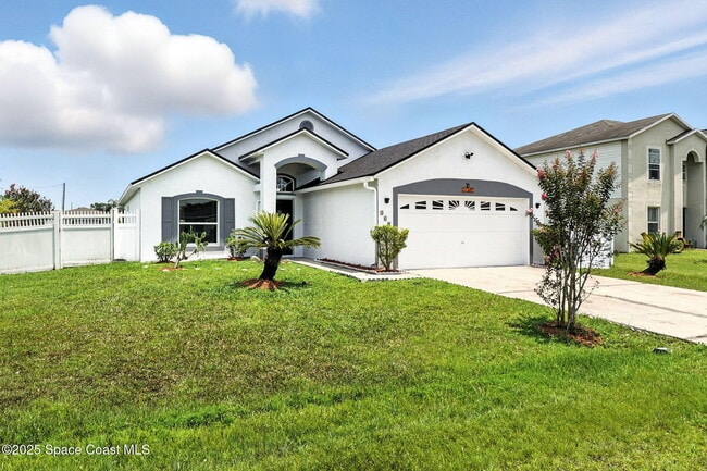 460 Martigues Dr in Kissimmee, FL - Building Photo - Building Photo