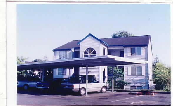 Wilburton Apartments in Bellevue, WA - Foto de edificio - Building Photo