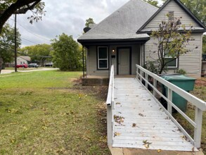 534 E Sycamore St in Sherman, TX - Building Photo - Building Photo