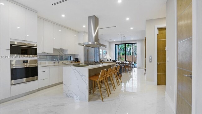 3075 Mary St in Miami, FL - Building Photo - Building Photo