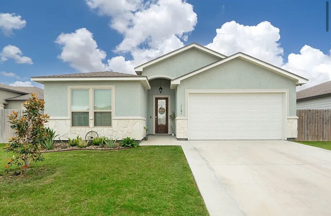 3141 Piranha Dr in Corpus Christi, TX - Building Photo