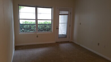22 Waterfall Dr, Unit L in Canton, MA - Building Photo - Building Photo