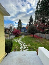 1242 NE 94th St in Seattle, WA - Building Photo - Building Photo