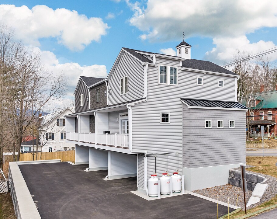 65 Main St in Ashland, NH - Building Photo