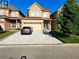 39 Matteo Trail in Hamilton, ON - Building Photo
