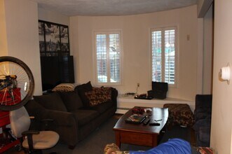 18 S Huntington Ave, Unit 2 in Boston, MA - Building Photo - Building Photo