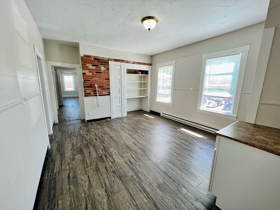 414 Cambridge St in Worcester, MA - Building Photo