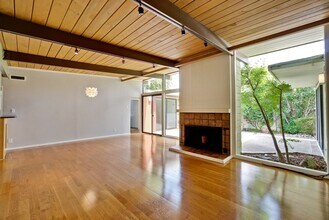 252 Creekside Dr in Palo Alto, CA - Building Photo - Building Photo