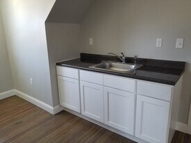 151 Howard Ave, Unit 3L