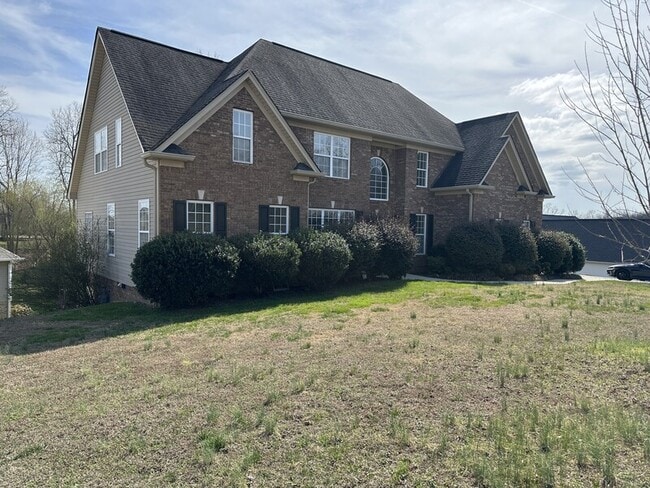 5511 Ginkgo Rd in Collegedale, TN - Building Photo - Building Photo